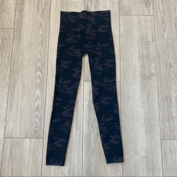 SPANX High Waisted Look At Me Now Leggings Camo Stretch Gray Black Size Small - Picture 3 of 8